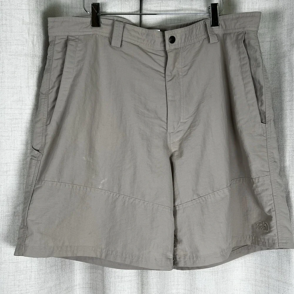 The North Face Men's Shorts 38 Tan  Khaki Hiking Lightweight Outdoors Activewear